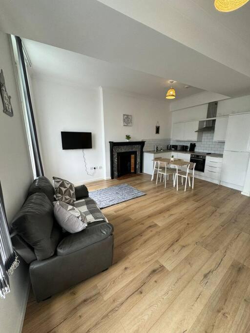 Spacious Flat In Sheffield City Center Gs304 ภายนอก รูปภาพ