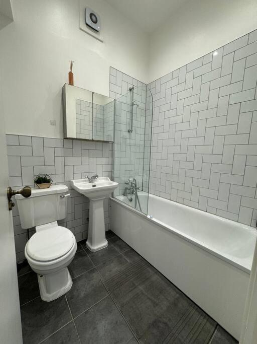 Spacious Flat In Sheffield City Center Gs304 ภายนอก รูปภาพ